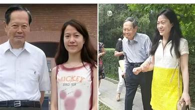99歲楊振寧攜妻公園散步！翁帆短裙像學生，他背部佝僂全程需攙扶，繼子繼女都感謝她