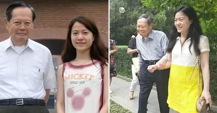 99歲楊振寧攜妻公園散步！翁帆短裙像學生，他背部佝僂全程需攙扶，繼子繼女都感謝她
